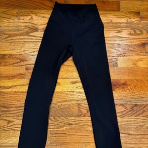 Size 0 Wunder train Lululemon 23" cropped legging (Dark Navy)
